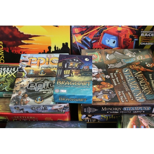 187 - Fantasy / Strategy / Card Gaming - Around 36 boxed games to include AH Starship Troopers, Mayfair Ga... 