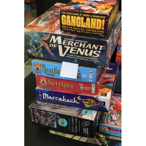 187 - Fantasy / Strategy / Card Gaming - Around 36 boxed games to include AH Starship Troopers, Mayfair Ga... 