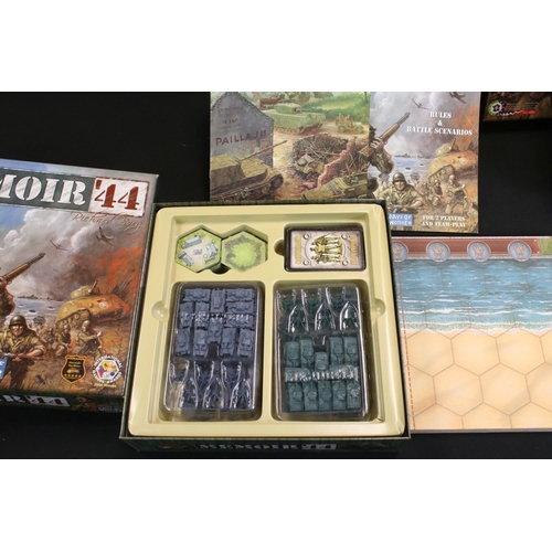 191 - Games Workshop / Fantasy Gaming - 28 Boxed accessories to include 17 x Netrunner, 5 x Memoir 44, 4 x... 