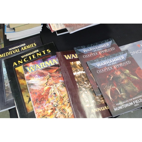 192 - Games Workshop / Fantasy Gaming - Large quantity of books, magazines, manuals featuring Warhammer 40... 