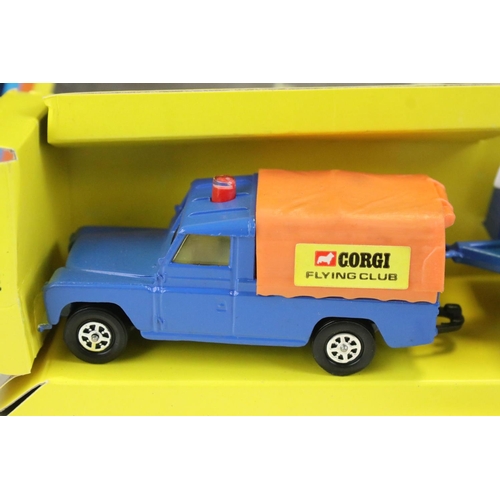 1402 - Boxed Corgi Gift Set 19 Land Rover, Nipper Aircraft and Trailer diecast model, complete and ex with ... 