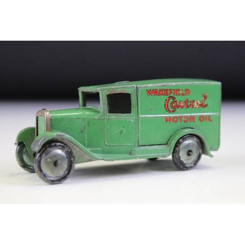 1404 - Original pre War Dinky 28M Castrol Wakefield Motor Oil Delivery van diecast model in green with fade... 