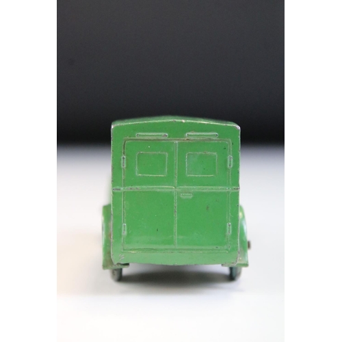 1404 - Original pre War Dinky 28M Castrol Wakefield Motor Oil Delivery van diecast model in green with fade... 