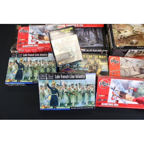 285 - 21 Boxed plastic military model kits to include 10 x Warlord, 8 x Airfix, Academy, Pegasus and Itale... 