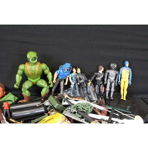 333 - Collection of Action Man and Action Man style accessories to include Hasbro Action Man scuba diving ... 