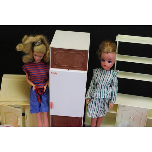 441 - Sindy - Two Pedigree Sindy fashion dolls (featuring a 2nd Gen example), together with a quantity of ... 