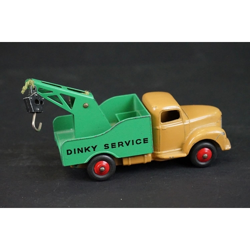 1289 - Three boxed Dinky diecast models to include 25x Breakdown Lorry in light tan & green (deterioration ... 