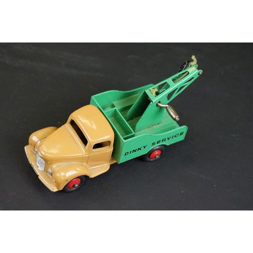 1289 - Three boxed Dinky diecast models to include 25x Breakdown Lorry in light tan & green (deterioration ... 