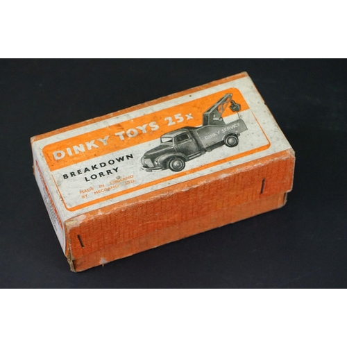 1289 - Three boxed Dinky diecast models to include 25x Breakdown Lorry in light tan & green (deterioration ... 