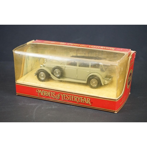 1289 - Three boxed Dinky diecast models to include 25x Breakdown Lorry in light tan & green (deterioration ... 