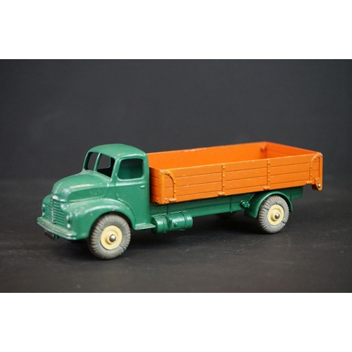 1289 - Three boxed Dinky diecast models to include 25x Breakdown Lorry in light tan & green (deterioration ... 