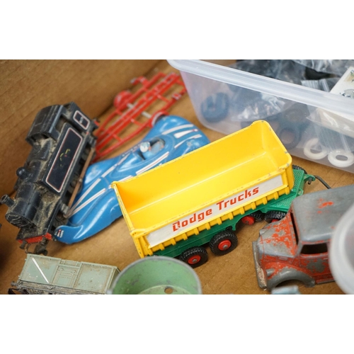 1290 - Collection of mid 20th C play worn diecast models, road signs & street furniture, to include Dinky, ... 