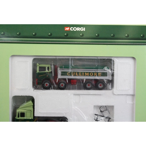 1077 - Boxed Corgi CC99154 Moreton C Cullimore ltd edn diecast model 2 piece set with certificate (diecast ... 