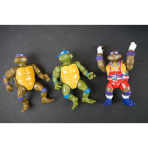 390 - Collection of 1980's plastic figures & vehicles to include Teenage Mutant Ninja Turtles, Asterix, Br... 