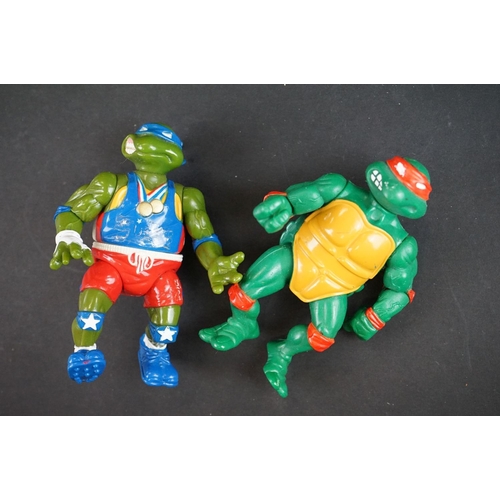 390 - Collection of 1980's plastic figures & vehicles to include Teenage Mutant Ninja Turtles, Asterix, Br... 