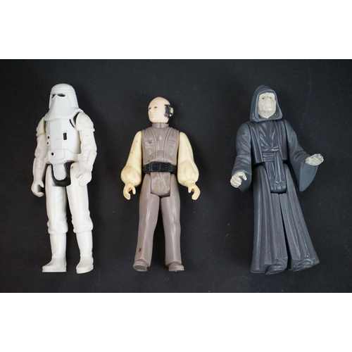 394 - Stars Wars - 17 Original Star Wars figures to include Boba Fett, Luke Skywalker X-Wing Pilot, Empero... 