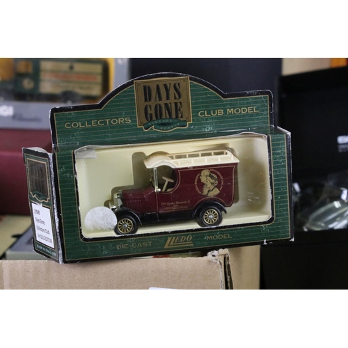 1206 - 40 Boxed diecast models to include Corgi, Vanguards, Lledo, Maisto, Oxford Diecast and Matchbox, fea... 