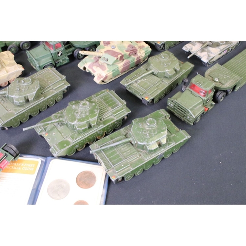 1275A - 10 Mid 20th C onwards play worn diecast military models to include Dinky & Corgi examples featuring ... 