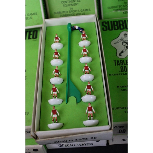 292 - Subbuteo - 24 Boxed HW Subbuteo teams to include 78 Coventry 2nd, 16 Arsenal, 5 Manchester City, 77 ... 