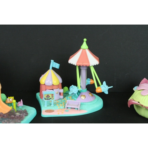 400 - Five mid 1990s Bluebird Polly Pocket play sets / accessories with 14 x related figures