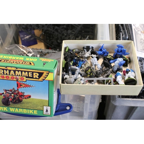 196 - Games Workshop / Fantasy Gaming - Quantity of accessories to include plastic & metal figures and sce... 