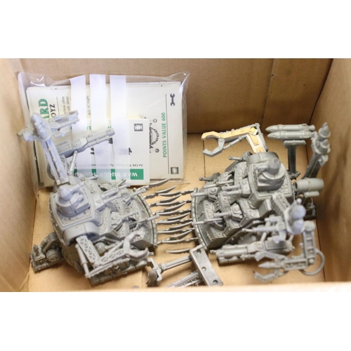 196 - Games Workshop / Fantasy Gaming - Quantity of accessories to include plastic & metal figures and sce... 