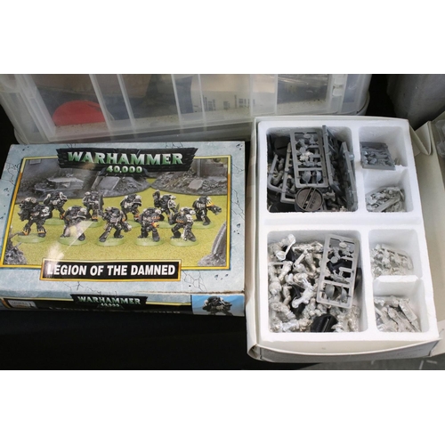 196 - Games Workshop / Fantasy Gaming - Quantity of accessories to include plastic & metal figures and sce... 