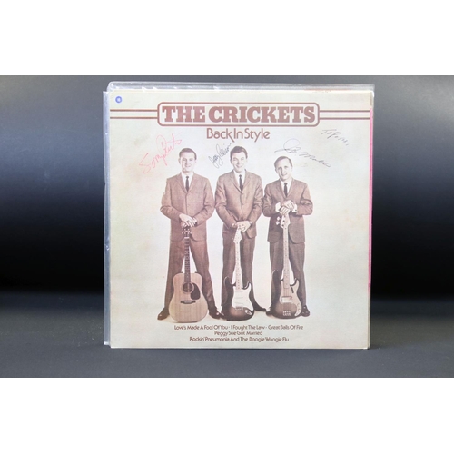 325 - Vinyl & Autographs - 33 The Crickets LPs including 5 signed examples, featuring early UK and foreign... 