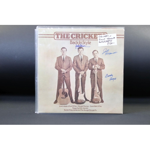 325 - Vinyl & Autographs - 33 The Crickets LPs including 5 signed examples, featuring early UK and foreign... 