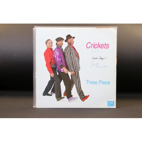 325 - Vinyl & Autographs - 33 The Crickets LPs including 5 signed examples, featuring early UK and foreign... 