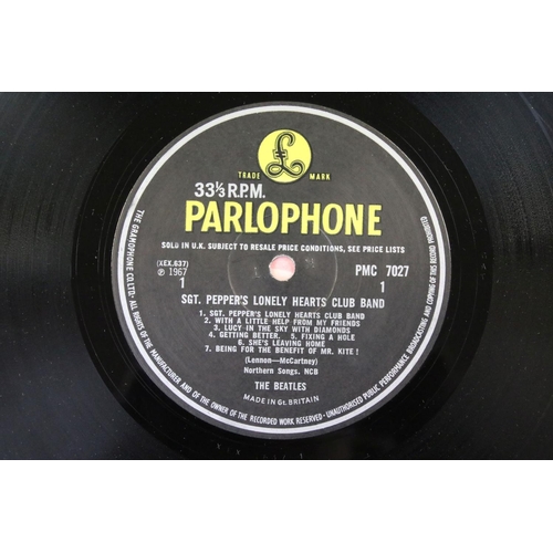 605 - Vinyl - The Beatles Sgt. Pepper's Lonely Hearts Club Band. 2 x Original UK Mono pressing Yellow On B... 