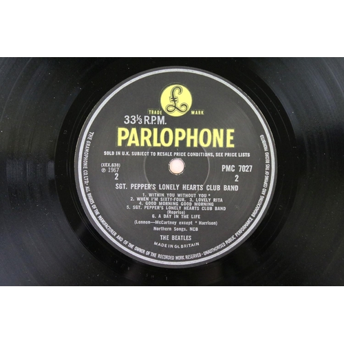 605 - Vinyl - The Beatles Sgt. Pepper's Lonely Hearts Club Band. 2 x Original UK Mono pressing Yellow On B... 