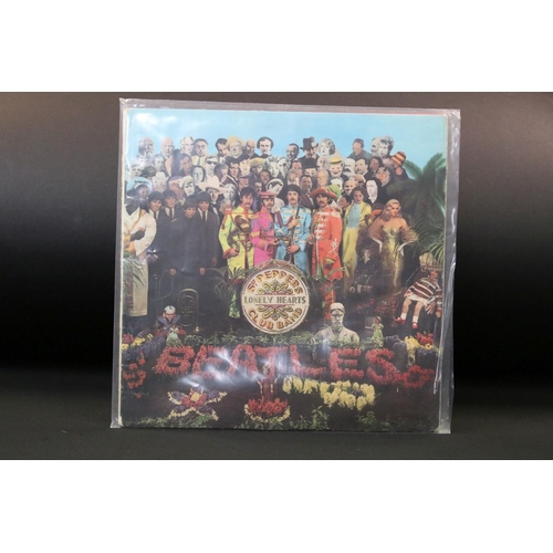 605 - Vinyl - The Beatles Sgt. Pepper's Lonely Hearts Club Band. 2 x Original UK Mono pressing Yellow On B... 