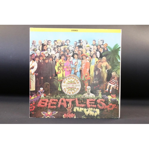 606 - Vinyl - 5 The Beatles Coloured Vinyl albums to include: The Beatles – Sgt. Pepper's Lonely Hearts Cl... 