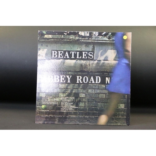 606 - Vinyl - 5 The Beatles Coloured Vinyl albums to include: The Beatles – Sgt. Pepper's Lonely Hearts Cl... 