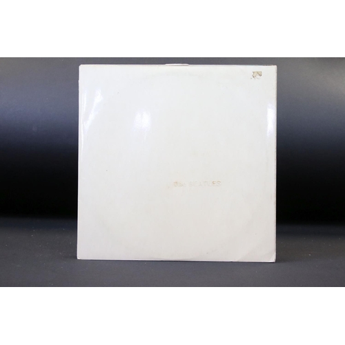 386 - Vinyl - Over 20 The Beatles LPs to include The White Album No. 0482282 top loader with poster, 4 pho... 