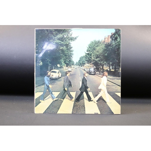 386 - Vinyl - Over 20 The Beatles LPs to include The White Album No. 0482282 top loader with poster, 4 pho... 