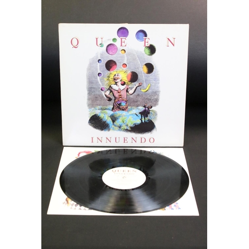 416 - Vinyl - Queen, 2 albums and 2 12” singles to include: Made In Heaven, original UK limited edition wh... 