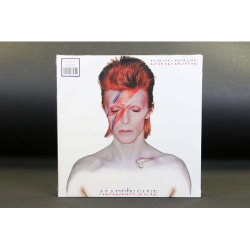 422 - Vinyl - David Bowie, 4 albums two 12” and one 10” single to include: Aladdin Sane (UK 2018 limited e... 