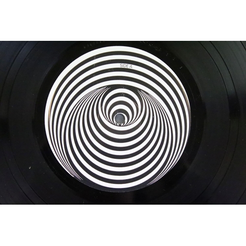 447 - Vinyl - Black Sabbath, 3 UK albums on spiral Vertigo labels to include: Black Sabbath (UK 2nd pressi... 