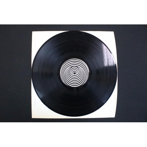 447 - Vinyl - Black Sabbath, 3 UK albums on spiral Vertigo labels to include: Black Sabbath (UK 2nd pressi... 