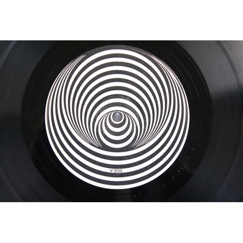 447 - Vinyl - Black Sabbath, 3 UK albums on spiral Vertigo labels to include: Black Sabbath (UK 2nd pressi... 