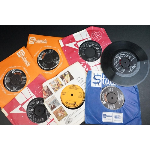 220 - Vinyl - 23 The Mamas And The Papas and Solo members 7” 45rpm singles to include early releases and f... 