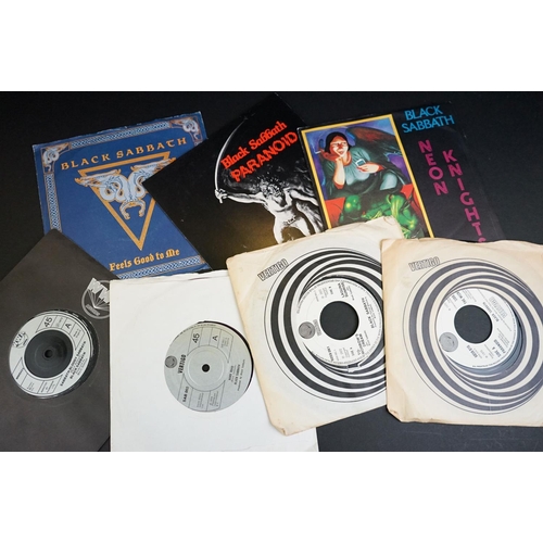 237 - Vinyl - Heavy Metal / Rock 44 7” 45rpm singles and 3 flexi discs to include: Motörhead, Black Sabbat... 