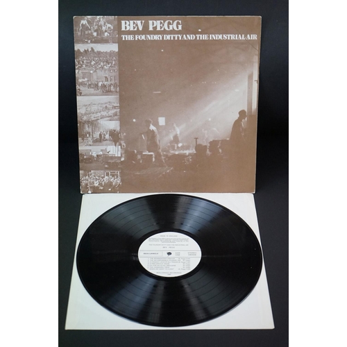 686 - Vinyl & Autograph – 16 early 1980’s Folk / Acid Folk mainly UK original albums including many privat... 