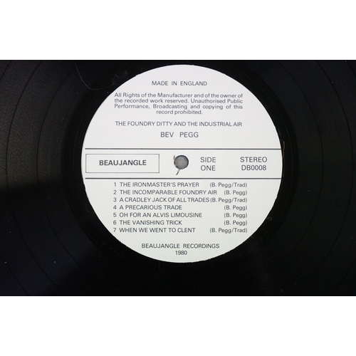 686 - Vinyl & Autograph – 16 early 1980’s Folk / Acid Folk mainly UK original albums including many privat... 