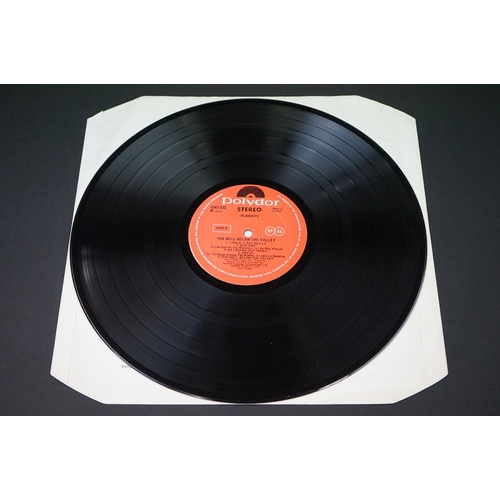 687 - Vinyl & Autographs – 11 Irish Folk original albums including many private pressings to include:  Gen... 