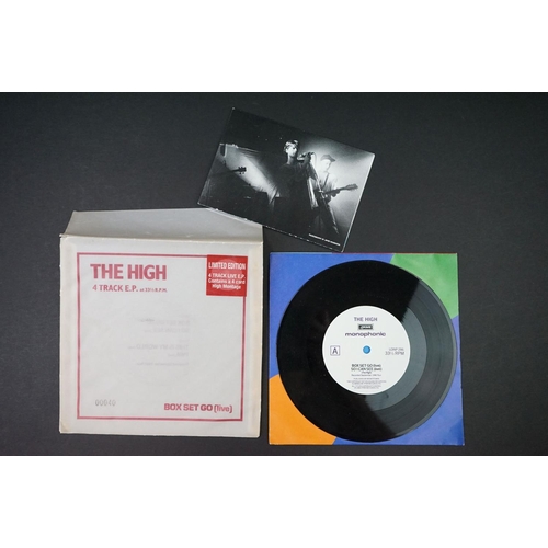 668 - Vinyl -11 Indie / Alternative 7” singles and 3 flexi discs to include: The Stone Roses, The Vaseline... 