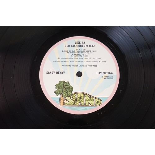 136 - Vinyl - 12 UK pressing albums on Island Records to include: Nick Drake – Heaven In A Wild Flower - A... 