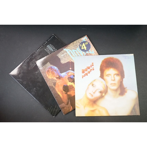 597 - Vinyl - 5 David Bowie UK press albums and one 12” to include: Low (with Insert), Station To Station ... 